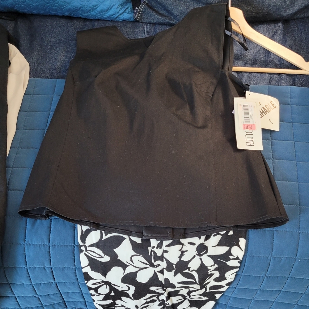 Plaza South, ladies tank set
